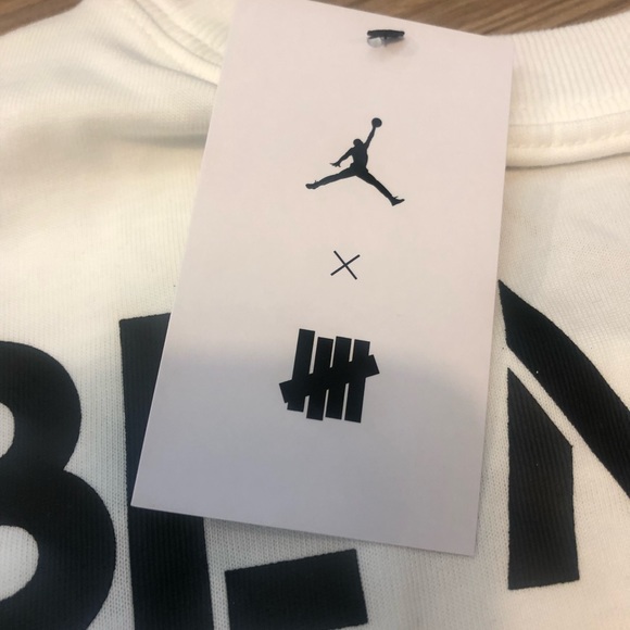 Jordan x Undefeated T-Shirt White 2XL. Color White. - Picture 6 of 6